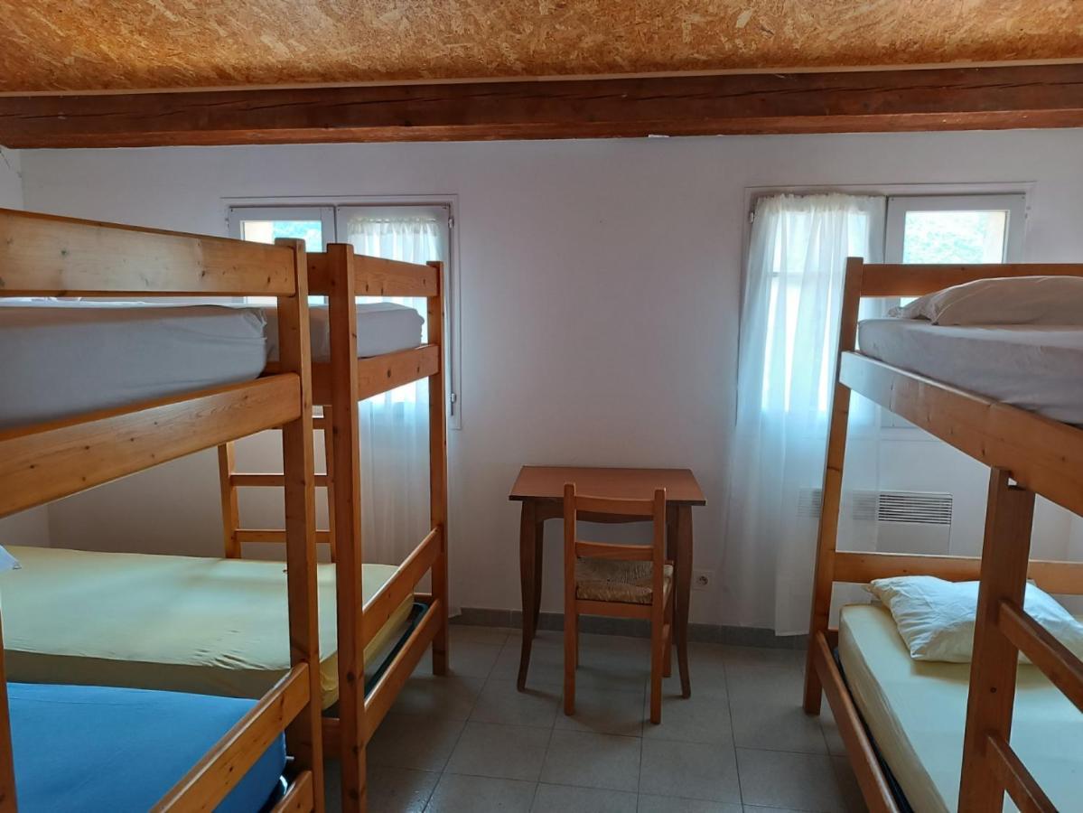 Отель Auberge De Calendal Aiglun  Экстерьер фото